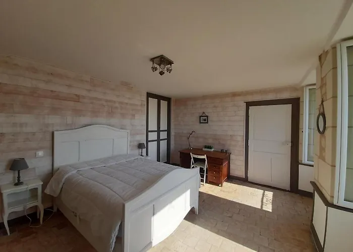 Au Calme Avec Jardin Et Wifi A - Fr-1-541-52 Holiday home